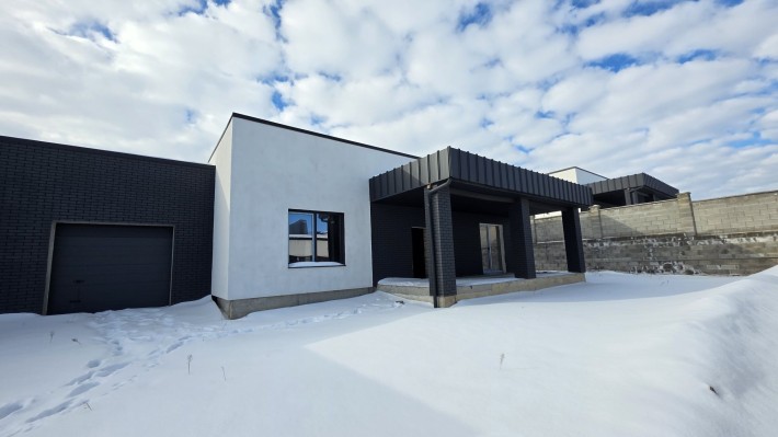 Продаж будинку з гаражем - фото 1