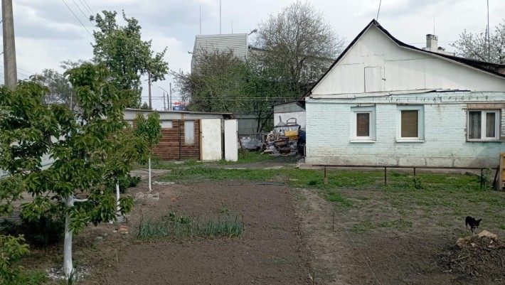 Срочно продам! Частина будинку з земельною ділянкою 4 сотки. - фото 1