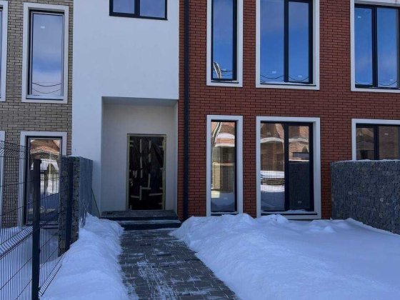 БЕЗ КОМІСІЇ !! Продам котедж з міськими комунікаціями, м-н Щасливе !!! Ровно