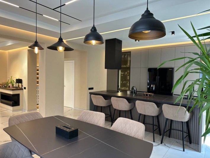 Дуплекс з ДОРОГИМ Ремонтом в закритом КМ! Без Комісії - фото 1