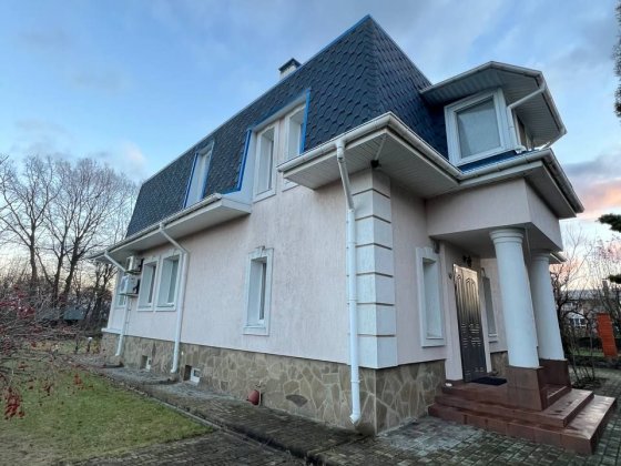 Добротний, ексклюзивний будинок в мальовничому мікрорайоні Полтави . Полтава