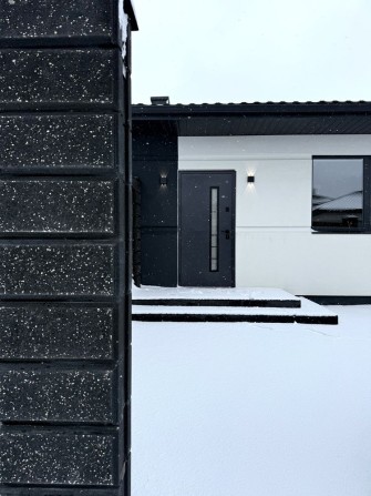 Готовий котедж-двоян, з асфальтованим доїздом! - фото 1