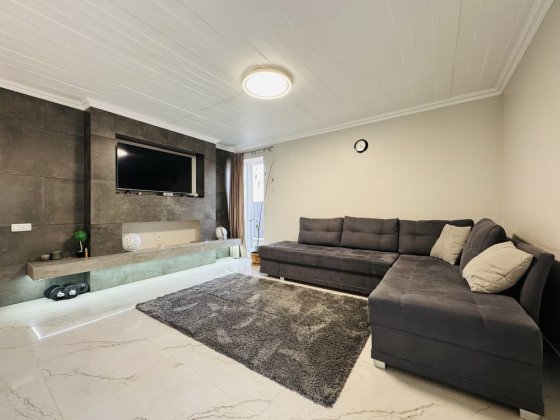 Котедж з Євроремонтом, Гаражем та задній Дворик -  Мальованка Черновцы