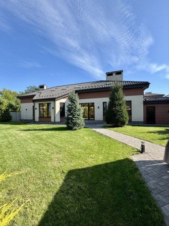 Сосновый Берег, в продаже современный дом с ландшафтом, у моря - фото 1