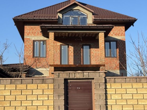 Продаж будинку поряд з Совіньоном! Будували для себе