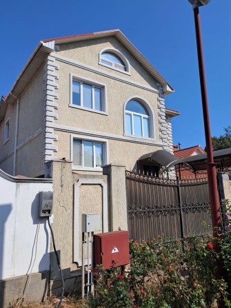 Продаж 3 поверхового будинку 564.7 кв. м у житловому масиві Совіньйон - фото 1