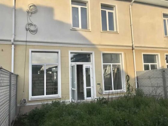 ТАУНХАУС  с частичным ремонтом, свой внутренний двор.   ДАЙБЕРГ