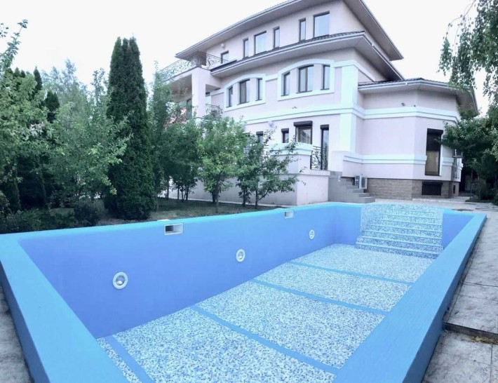 Лучшая Вилла в Совиньоне, близость моря, новый ремонт. Торг - фото 1