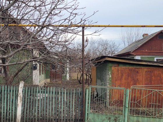 Присадибна ділянка зі старим будинком Подольск