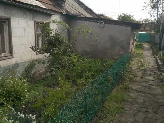 Продам часть дома в центре с. Усатово. 8.27 соток.