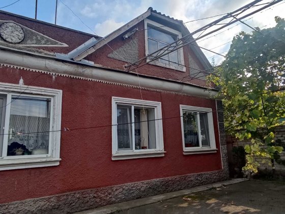 Продам дом в центре Усатово