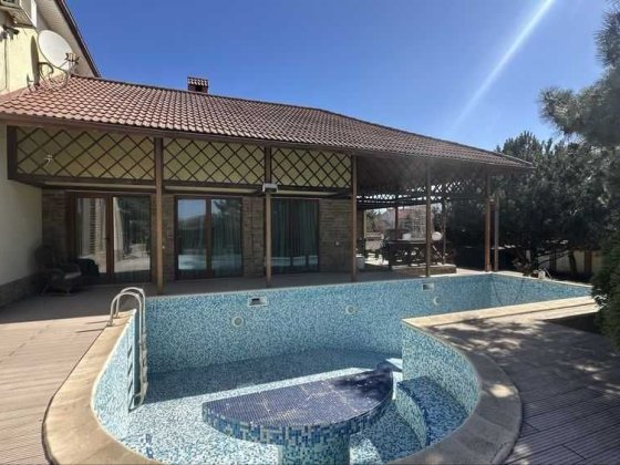 Хозяйский дом недалеко от моря, Совиньон, Зеленый Гай, 20 соток