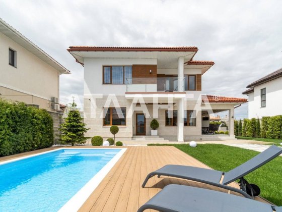 Продаётся дом с дизайнерским ремонтом в ЖМ Дайберг Таирово