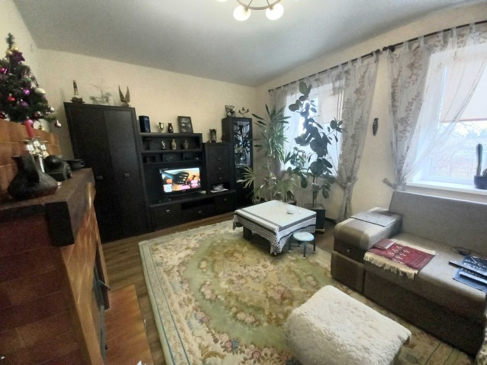 Продається 2-поверховий будинок у смт. Великодолинське (СК "Схід"). - фото 1