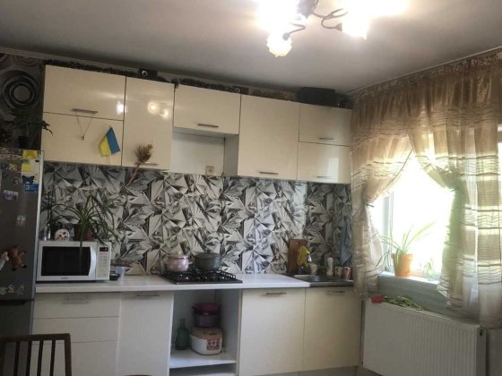 Капитальный дом в пригороде Корсунці