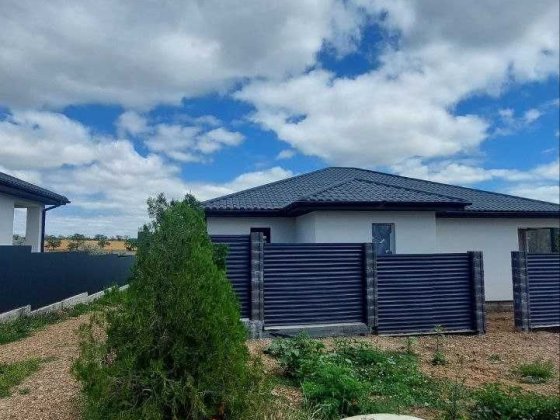 Новий одноповерховий будинок 5 соток Q