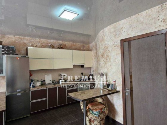 У продажу сучасний будинок на Новому Бугові Молодіжне