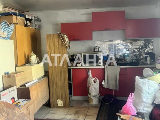 Будинок у с. Красносілка на центральній вулиці Красносілка