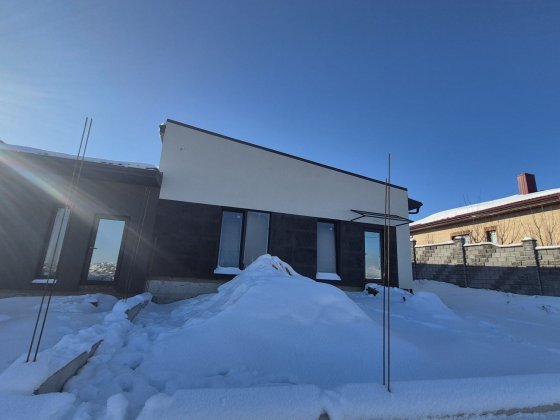 Продам класний котедж з внутрішніми роботами! Ровно