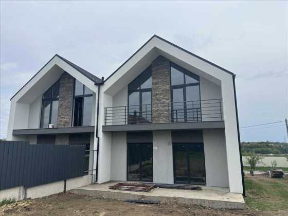 Ваш ідеальний простір чекає на вас у затишному мікрорайоні Яр! Полтава