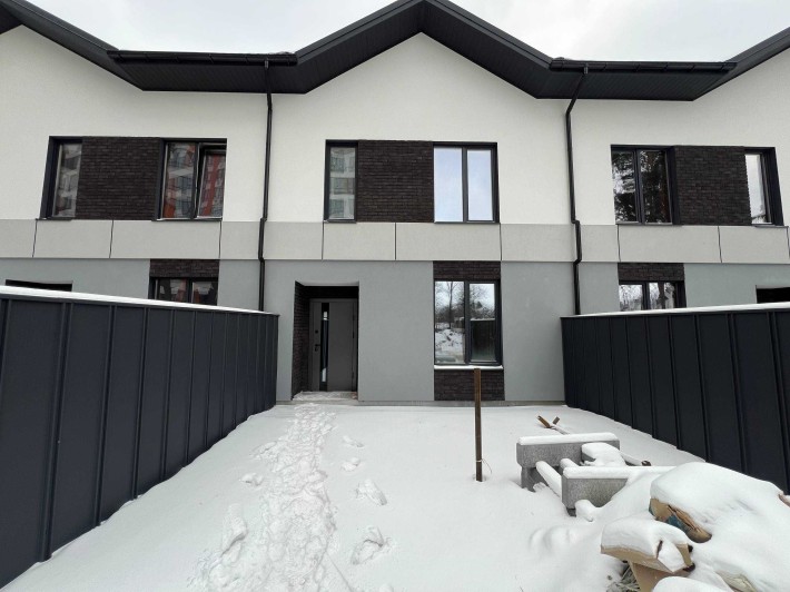 Таунхаус в Ірпені. Центральні Комунікації,ГАЗ, Наповнення в Середині - фото 1