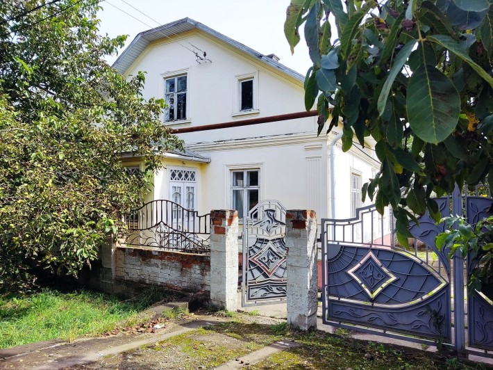 Будинок з ділянкою на Роші. Під ремонт. - фото 1