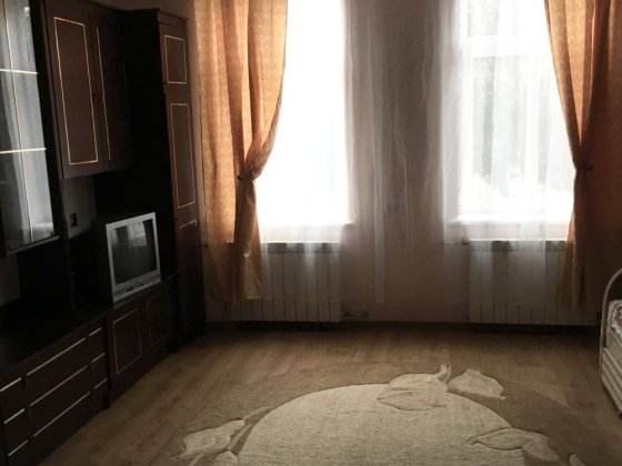 Продається 1/2 приватного будинку. Чернівці