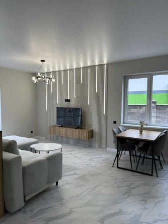 Продам укомплектований котедж з ремонтом - фото 1