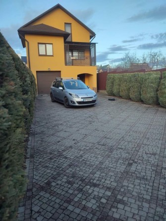 Продам 3х поверховий будинок з балконом і ділянкою на 5соток 137.2кв.м - фото 1