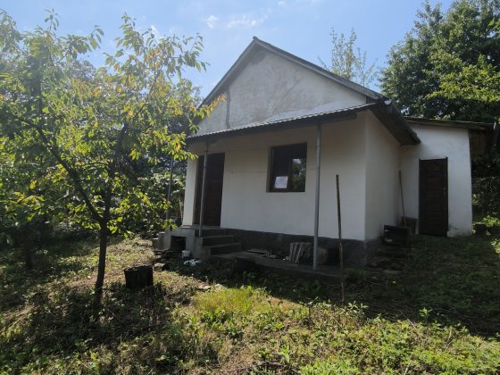 Продається 2 дачі одна напроти одної Чернівці