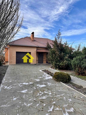 Будинок БЕЗ КОМІСІЇ у місті! 173 кв.м./10сот/гараж/підвал - фото 1