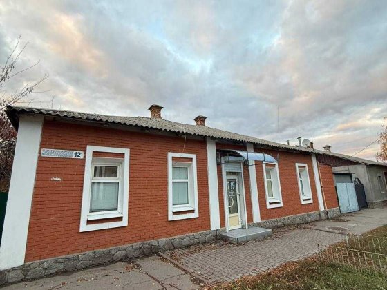 Будинок в центрі міста стадіон Ворскла супер під комерцію Полтава