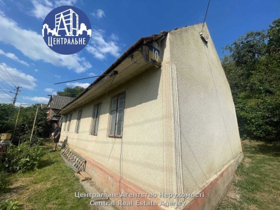Продається будинок старої побудови із ділянкою 10 сотих Чернівці