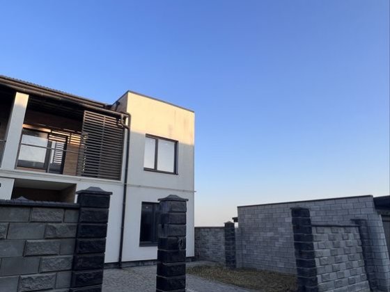 Продаж котеджу На Щасливому Рівне