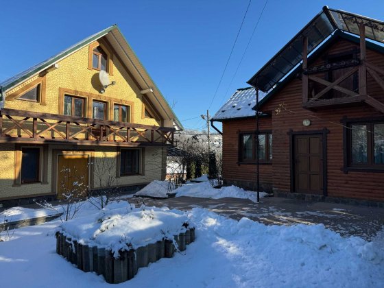 Два будинки за ціною одного Чернівці