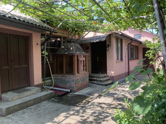 Будинок Роша , район фільмобази Чернівці