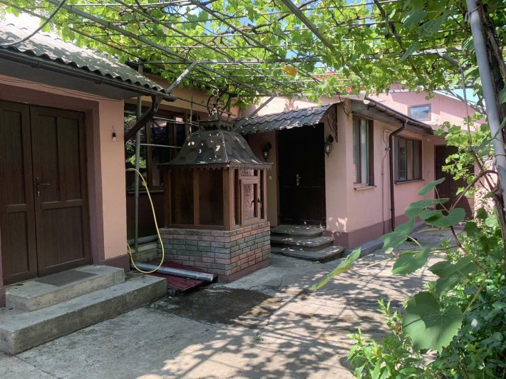 Будинок Роша , район фільмобази - фото 1