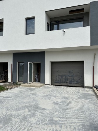 Продаж 4 кімнатного котеджу біля ЧАРДИ  600$ кв - фото 1