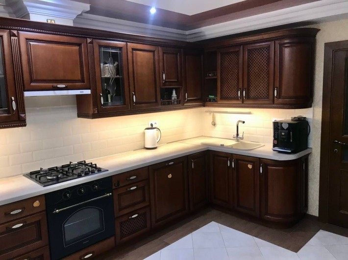 Продаж укомплектованого будинку з гаражем в районі Агропереробки! - фото 1