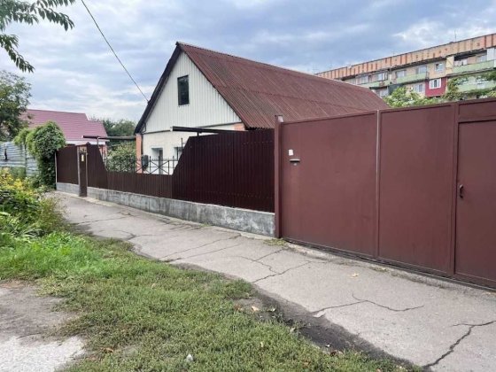 Продається окремий житловий будинок по вул. Грушевського. Галина Черкассы