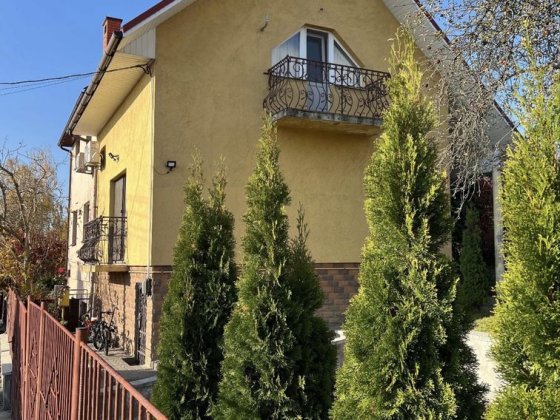 Продається 2-х поверховий будинок (р/н Джерельної) Ужгород