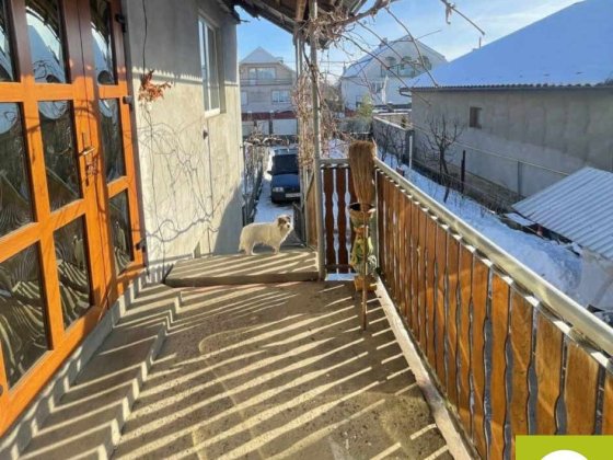 Будинок поряд з Ужгородом Ужгород