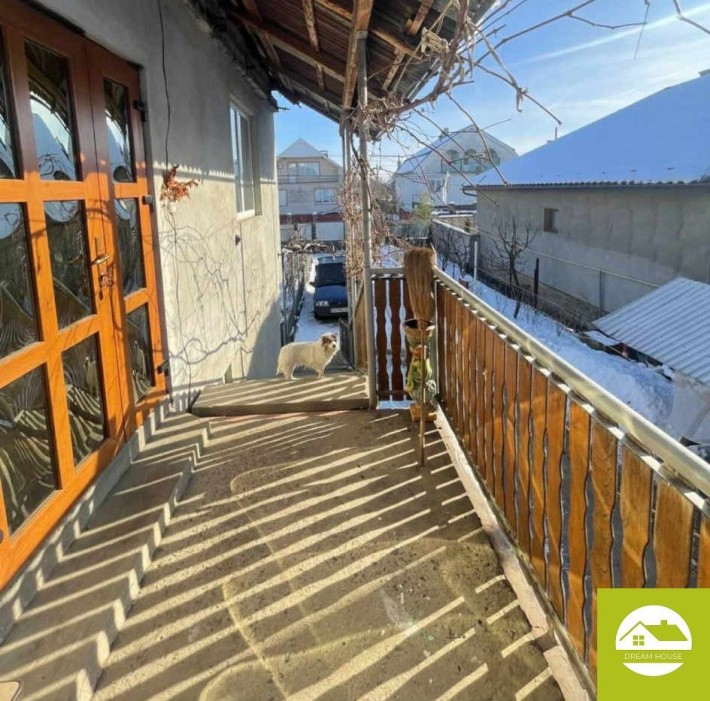 Будинок поряд з Ужгородом - фото 1