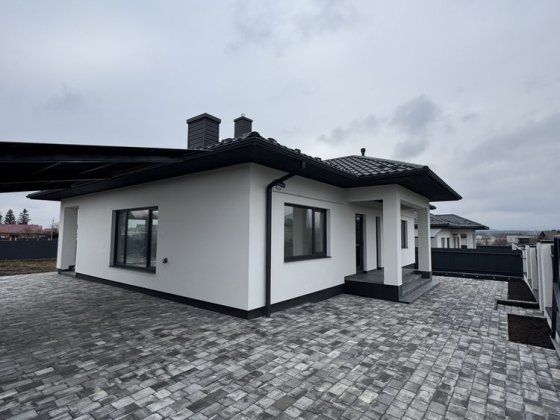 Новий будинок 155 м кв з ремонтом в закритому компоексі Чернівці
