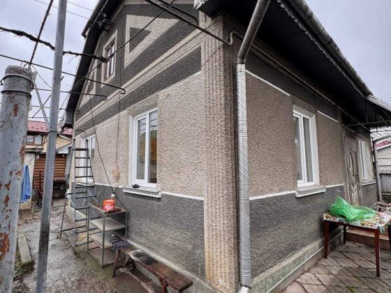 Продається будиночок у Чернівцях (район Дріждзаводу, біля автостанції) Чернівці