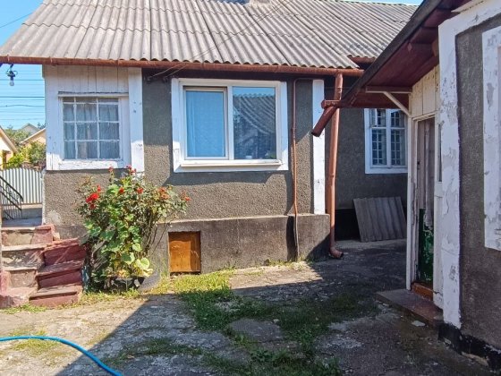 Продається будинок з землею в районі Фастівської Чернівці