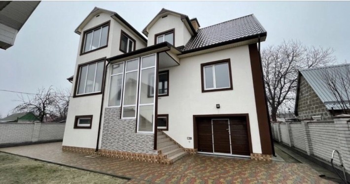 Будинок цегляний біля Східноєвропейського університету - фото 1