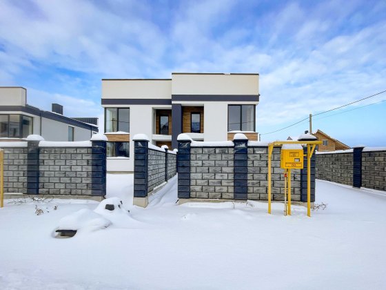 Готовий котедж (дуплекс) по вул.Серпанкова Ровно