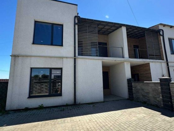 Продаж котеджу на Щасливому Ровно