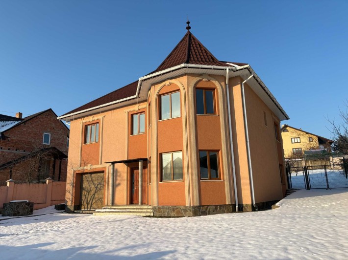 Продаж будинку, 2-а поверхи, 8 кімнат - фото 1